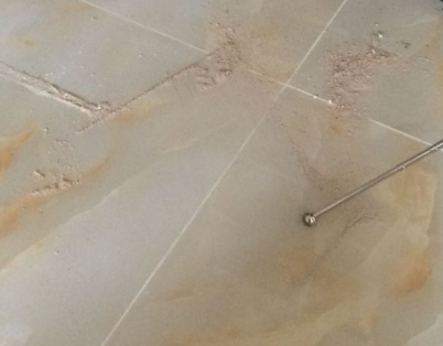 咸宁瓷砖空鼓维修公司分享粘合剂选择不当在瓷砖铺贴过程中可能导致以下问题